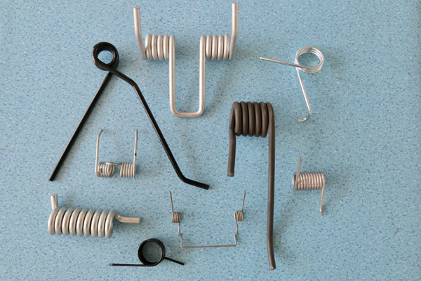 山東彈簧廠家說說扭轉(zhuǎn)彈簧